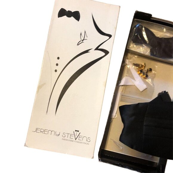 Jeremy Stevens Designer Collection Tuxedo Set Bow Tie, cufflinks and Cummerbund - Picture 2 of 8